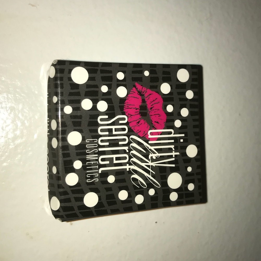 dirty little secrets bronzer in “skinny dip”